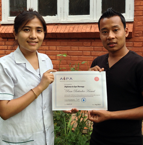 aipa-student-with-certificate